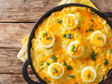 Ovos à Anglesey: a clássica receita britânica com purê e molho de queijo, simples e irresistível conquista todo mundo