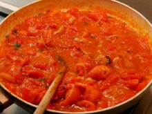 Nuska, uma agricultora: "Para que os tomates fritos cozinhem mais rápido e fiquem mais saborosos, não use óleo, apenas esprema-os bem antes.