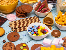 O guia de uma nutricionista sobre 5 alimentos que devem ser cortados imediatamente da sua dieta (para sempre!)