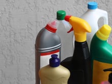 Misturas perigosas: o que pode acontecer se você combinar esses 5 produtos de limpeza