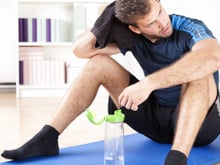 Segredo de campeão: bebo pouca água após as 16 horas desde que conversei com um atleta de elite (e melhorei a minha performance)