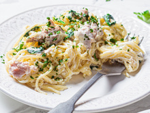 Macarrão com atum e creme de leite