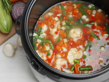 Hora das receitas de inverno! Veja 3 panelas de pressão elétricas por menos de R$ 300!