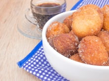 Bolinho de chuva recheado com bombom: a receita que sempre faço no Dia das Crianças e que meus sobrinhos amam