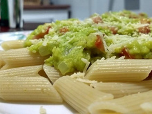 Receitas com abacate que vão muito além de vitamina e guacamole! Confira 24 pratos doces e salgados com a fruta