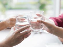 O seu cérebro agradece: aumente a ingestão dessas 6 bebidas para "evitar danos nos neurônios". A última vai te surpreender!