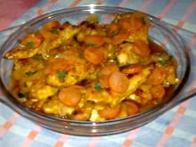Frango assado ao molho de Salsicha