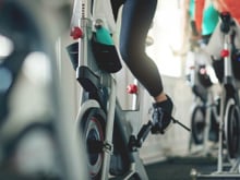 Cardio em casa? Bike de spinning está com 58% de desconto