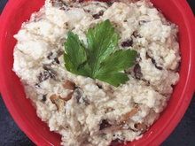 Pastinha de ricota com cebola caramelizada