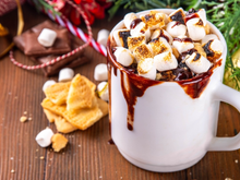 Esse inverno pede um chocolate quente com s'mores: TudoGostoso ensina como fazer a bebida viral das lojas na sua casa