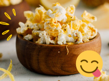 Pipoca de limão dispensa o sal e fica pronta em um instante, seu único problema será parar de comer!