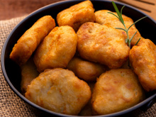 Essa receita de nugget caseiro e saudável é ideal para evitar ultraprocessados com as crianças: crocante e fica pronto em 20 minutos na air fryer