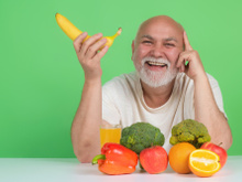 A descoberta de um biogerontologista contra o envelhecimento com a dieta da longevidade: "Foi assim que ganhei 10 anos de vida"