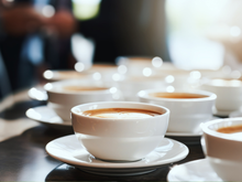 O pires servido com o café tem uma finalidade muito específica (e não é para colocar a colher ou um docinho!)