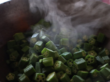 O segredo para o quiabo sem baba está na frigideira: aprenda agora a receita e dicas para ficar perfeito