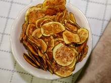 Ideal para aperitivo, descubra como fazer chips de abobrinha sem fritar!
