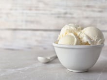 Para comer sem culpa: aprenda a fazer esse sorvete low carb saudável