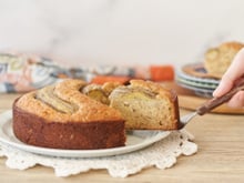 Para um bolo de banana extremamente fofo, como o que sua mãe faz, aqui está uma receita prática e rápida que pode ser feita no liquidificador