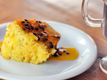 Bolo delicioso de mousse de maracujá