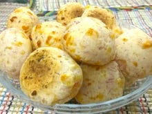 Pão de queijo com 3 INGREDIENTES: você não vai acreditar nessa receita superfácil e deliciosa