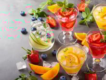 4 bebidas refrescantes e saudáveis para servir nas festas de fim de ano e impressionar a todos