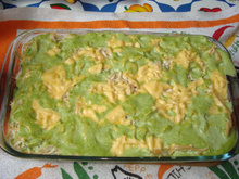 Macarrão penne ao molho branco e frango desfiado