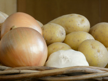 Entenda por que você NUNCA deve guardar a batata junto com a cebola!