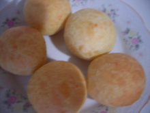 Pão de queijo mineiro na máquina de pão