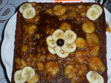 Bolo de banana com calda delícia