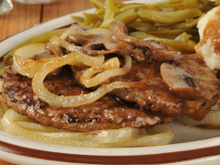 Adeus alcatra: esse é o melhor corte de carne para fazer um bife acebolado macio e suculento