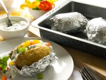 Você sabe qual é o lado correto do papel-alumínio?