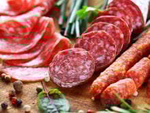 Não existe uma quantidade segura de carne processada para comer, de acordo com uma nova pesquisa