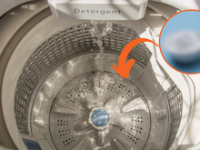 Coloque esse ingrediente no tambor em vez de vinagre: o mofo, a gordura e resíduos de sabão vão desaparecer, deixando a sua máquina de lavar bem limpinha