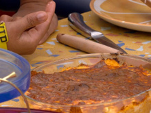 BBB 26: vidro no fricassê chocou participantes, mas por que a travessa quebrou no forno?