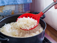 Os chefs concordam: este é o segredo para deixar o arroz soltinho e com grãos perfeitos