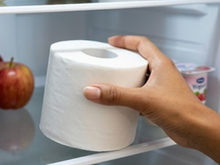 Quase ninguém sabe: colocar papel higiênico na geladeira é o truque mais simples e eficiente que já testei