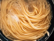 Leonardo Rejón, cirurgião bariátrico: "Os italianos não engordam comendo macarrão porque o cozinham dessa maneira."