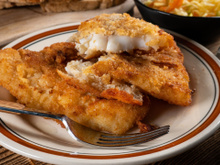 O bacalhau frito da minha avó portuguesa é o melhor: receita à moda antiga é um prato maravilhoso para o Natal ou fim de semana