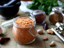 Como fazer tempero pronto de pote em casa: descubra o segredo