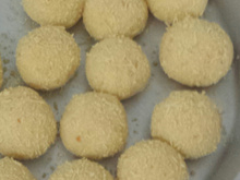 Pão de queijo empanado