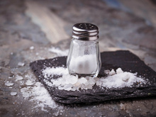 Além do tempero: confira 5 utilidades do sal na cozinha