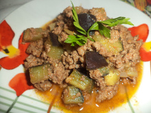Guisado prático de berinjela com carne moída