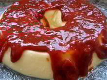 Pudim de queijo com goiabada que derrete na boca a cada colherada: receita fácil e com um contraste perfeito de sabores