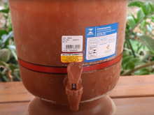 Se você tem filtro de barro em casa, precisa saber o que são as manchas brancas que aparecem por fora dele