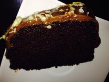 Bolo de chocolate com calda