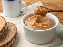 Nem panela de pressão, nem banho-maria: eu tinha uma caixinha de leite condensado em casa e fiz um delicioso doce de leite