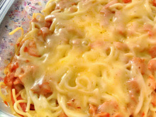 Macarrão com queijo e presunto