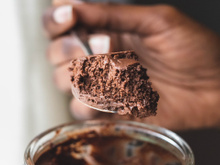 Uma colherada de felicidade: a receita fácil de mousse de chocolate para qualquer ocasião