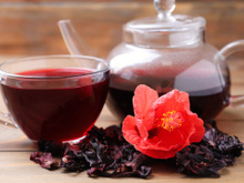 A flor de hibisco tem excelentes benefícios, mas se você sofre dessas doenças, não consuma