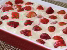 Morango e leite Ninho é a combinação perfeita para fazer um pavê irresistível e conquistar todo mundo pelo estômago!